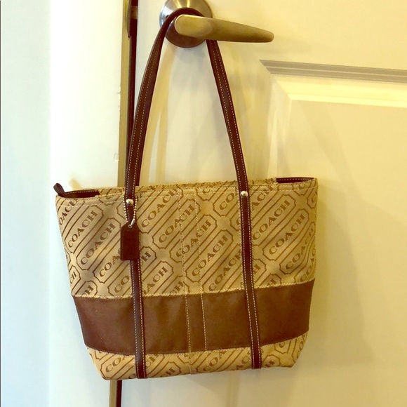 Coach Handbags - VINTAGE Brown Classic Coach Purse